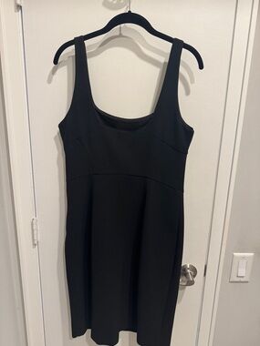 Diane Von Furstenberg Black Sleeveless Mini Dress.